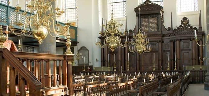 Die Esnoga [d.i. die Synagoge der Portugiesisch-Israelitischen Gemeinde] Amsterdam.